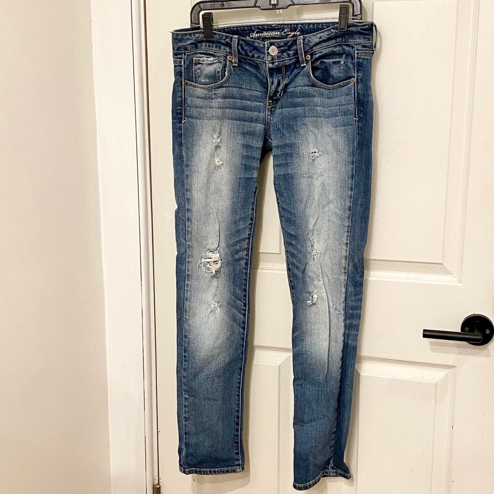 AEO medium wash distressed stretch skinny jean